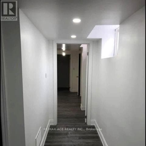 Building Photo - 27 Swans Acre Trail