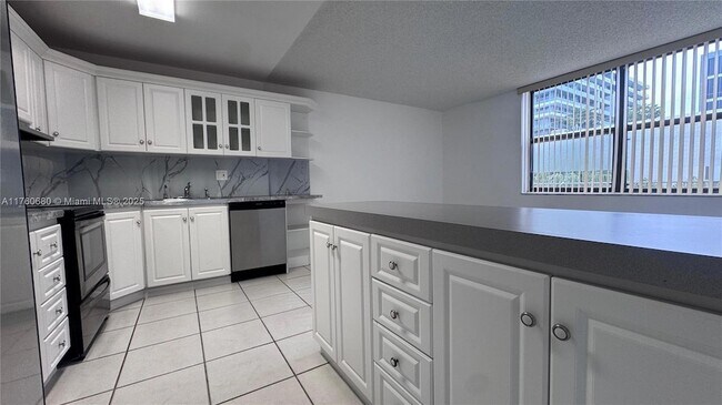 Foto del edificio - 20401 NE 30th Ave