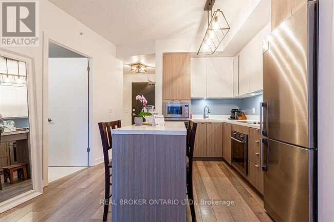 Photo du bâtiment - 5230-5230 Dundas St