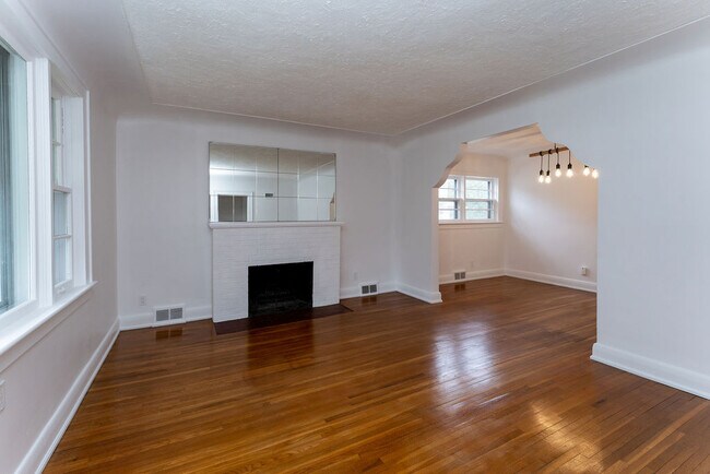 Photo du bâtiment - Charming Home in the Heart of Old South – ...