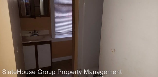 Building Photo - 930 N 6th St