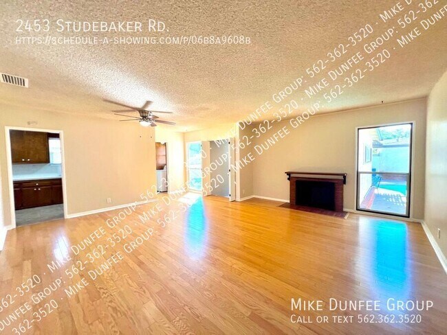 Foto del edificio - 2453 N Studebaker Rd