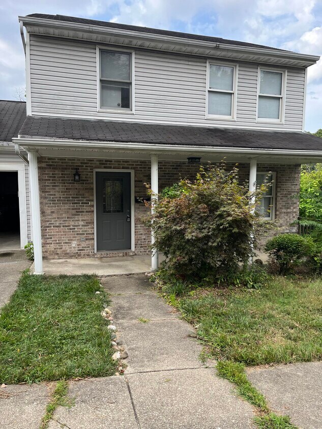 Primary Photo - 2026 New Linden Rd