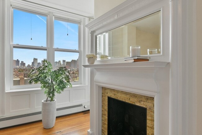 Photo - 483 Beacon St Apartment