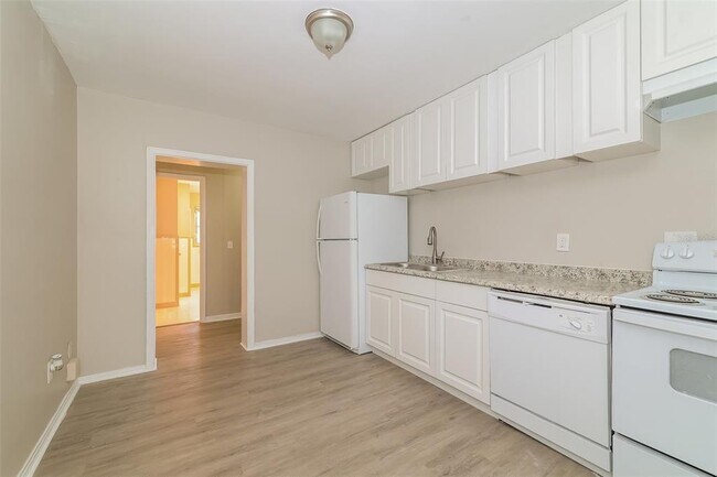 Foto del edificio - 2246 Colonial Ave