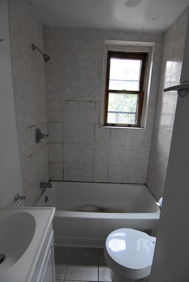 Foto del edificio - 3412 Spring Garden St