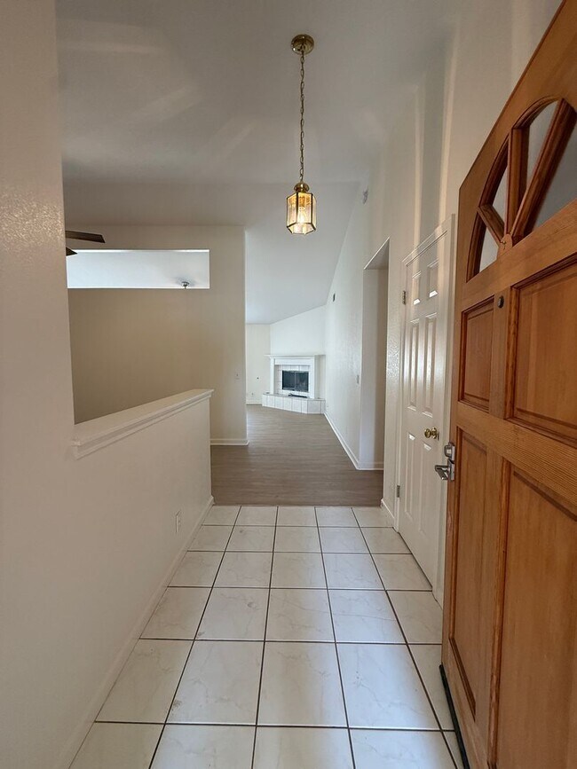 Foto del edificio - Orcutt Single Story Home with RV Access