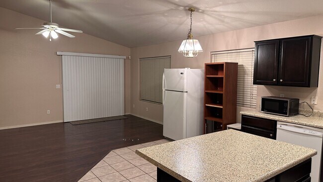 Foto del edificio - Three Bedroom in Blakeman Ranch!