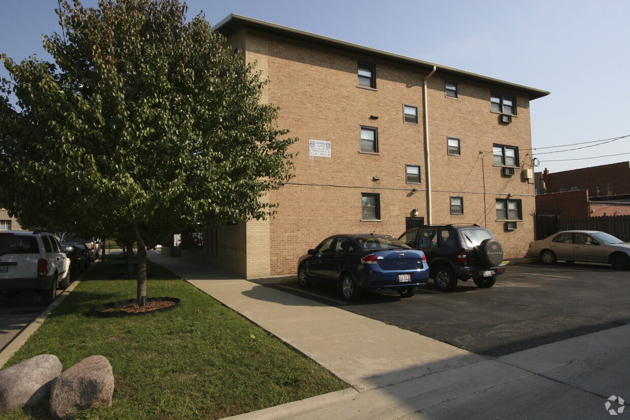 Foto del edificio - 8701 S Clyde Ave