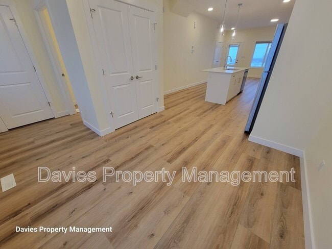 Building Photo - 4582 Warbler Loop NW