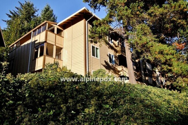 Foto del edificio - Sherwood Condo with outdoor pool, hardwoods