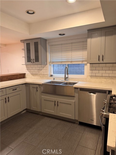 Building Photo - 508 S Sefton Ave