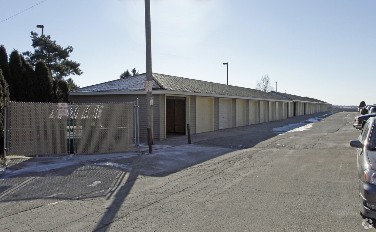 Building Photo - Whitnall Garden Apartments