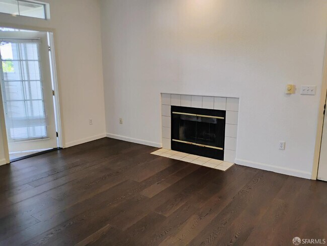Foto del edificio - 2902 Hastings Shore Ln