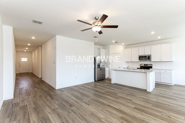 Building Photo - 341 Wentworth Dr