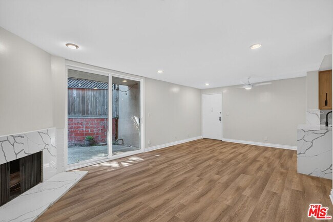 Building Photo - 6305 Green Valley Cir