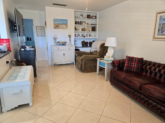 Foto del edificio - 650 Pinellas Point Dr S