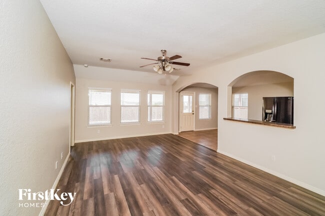 Foto del edificio - 339 Primrose Way