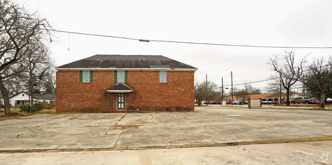 Building Photo - Walton Way Retail