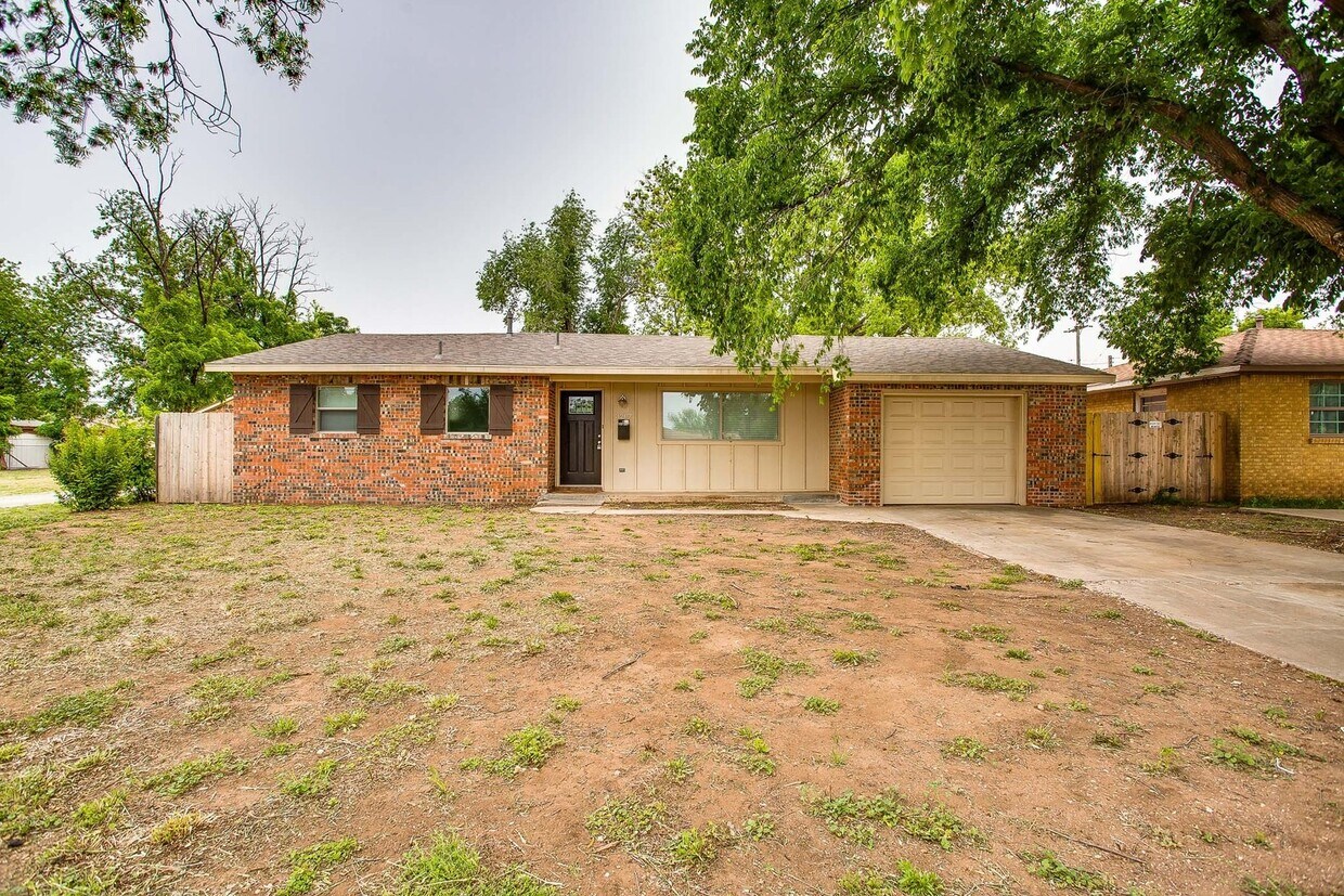 Primary Photo - Pre-leasing for July!