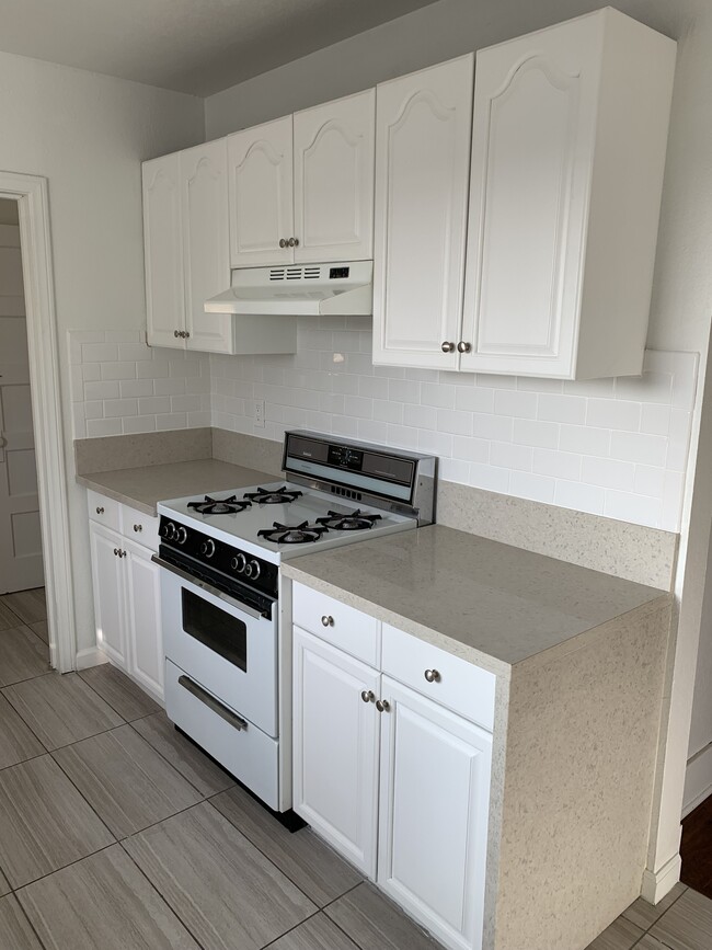 Kitchen - 4600 Melbourne Ave