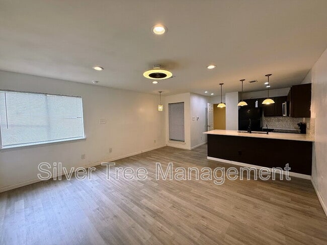 Foto del edificio - 9835 Walnut St