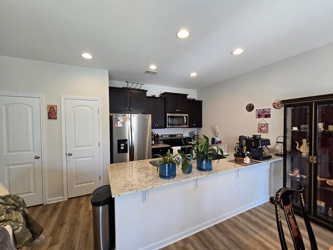 Foto del edificio - 1922 Flagpole Dr