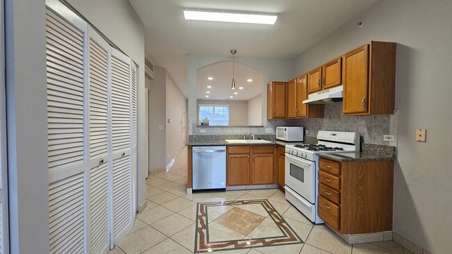 Foto del edificio - 151 N Waters Edge Dr