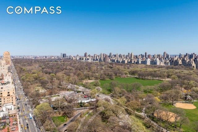 Building Photo - 25 Central Park West
