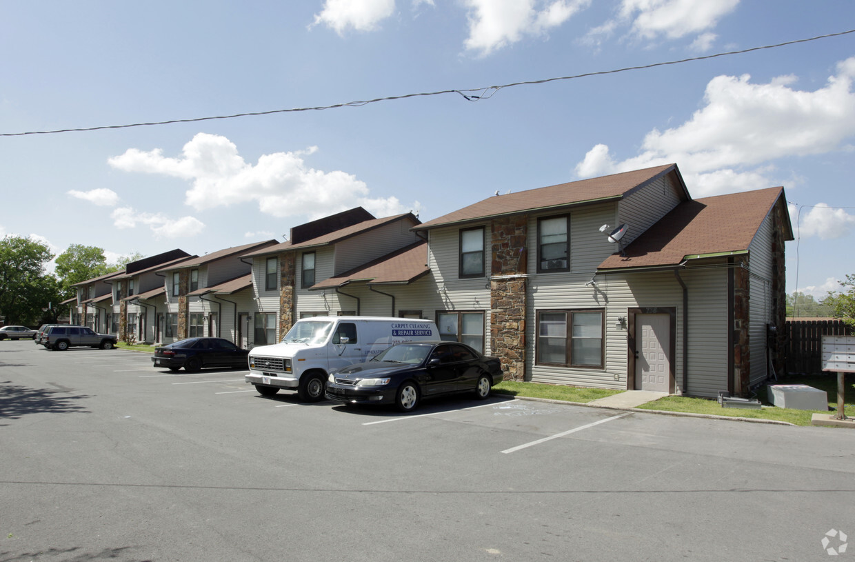 Primary Photo - Aspen Town Homes