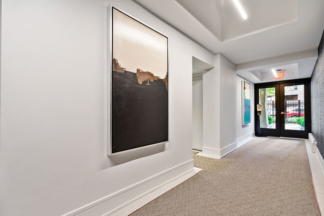 Foto del edificio - 1419 N State Pkwy