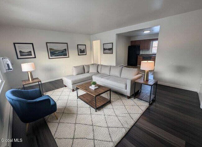 Foto del edificio - 11-21-21 Ashdown Rd