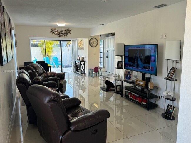 Foto del edificio - 9400 SW 6th Terrace