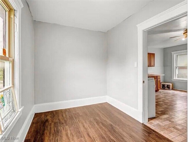 Foto del edificio - 3635 E 49th St