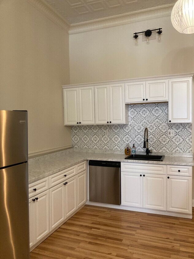Kitchen - 2775 Main St