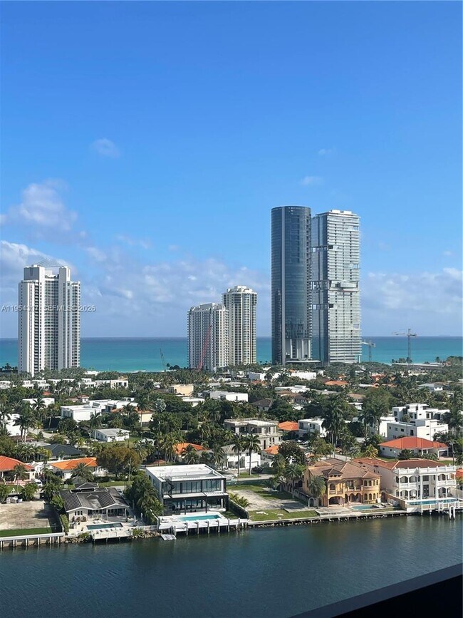 Building Photo - 19101 NE 36th Pl