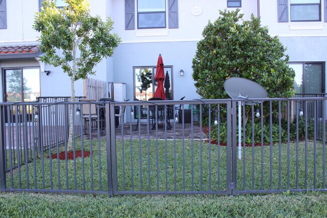 Foto del edificio - 12951 Anthorne Ln