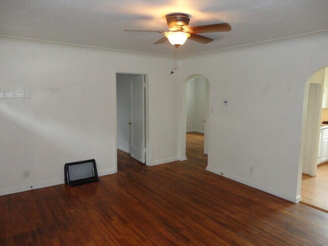 Foto del edificio - Charming Duplex with Washer/Dryer and Fenc...