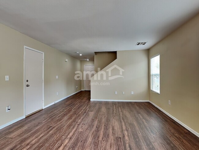 Foto del edificio - 7217 High Cascade Ave