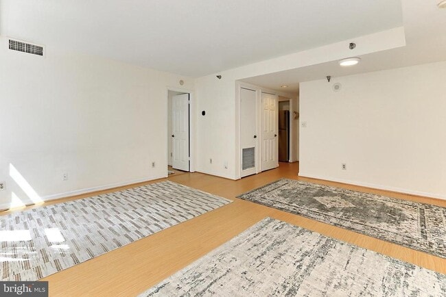 Building Photo - 2400 Clarendon Blvd