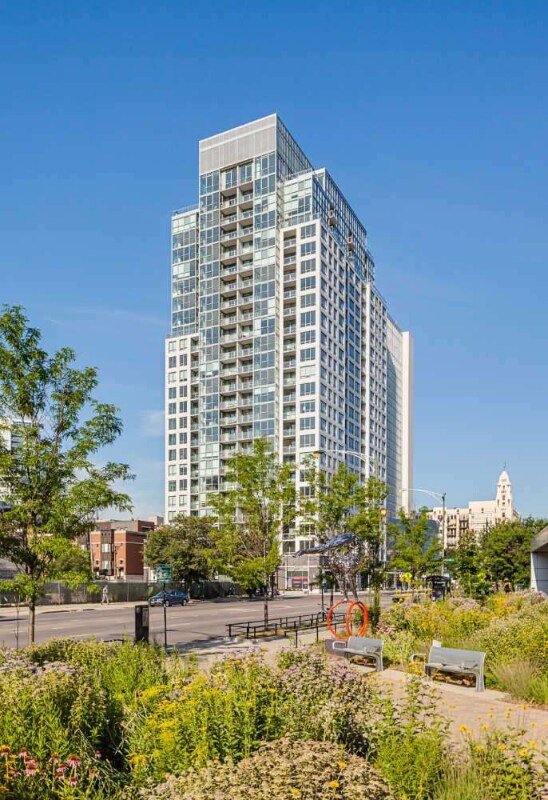 Building Photo - 731 N Hudson Ave