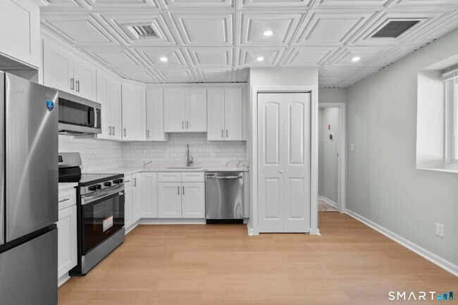 Foto del edificio - 184 Maple St