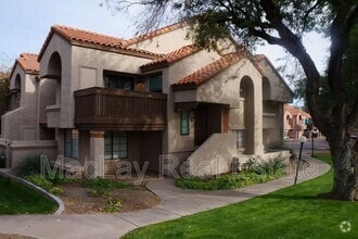 Building Photo - 925 N College Ave