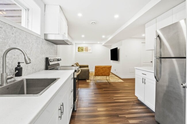 Building Photo - 697 Rue De Chinon