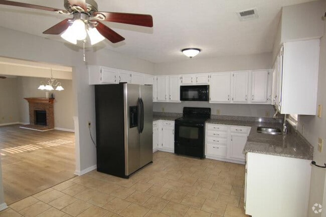 Building Photo - Room in House on Douglas Fir Ct