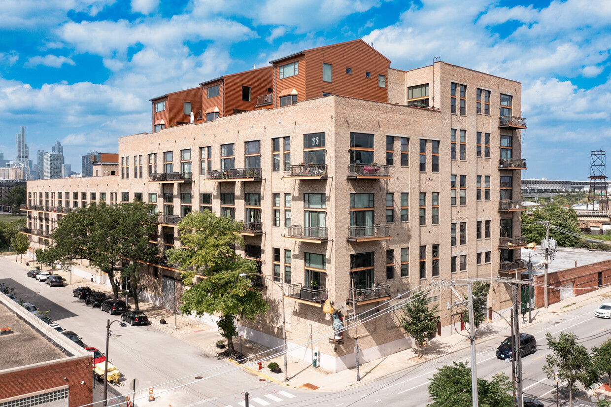 Primary Photo - The Opera Lofts