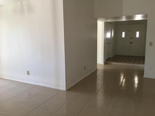 Foto del edificio - 2813 N Evergreen St