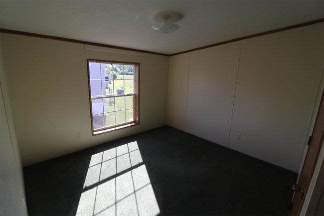 Building Photo - 15745 Waters Edge