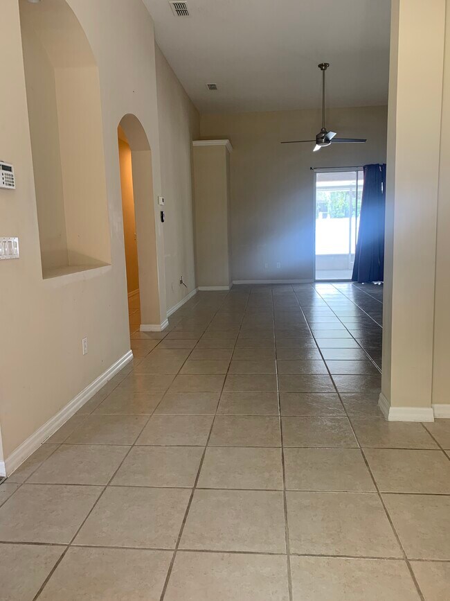 Foto del edificio - 3733 Crescent Park Blvd