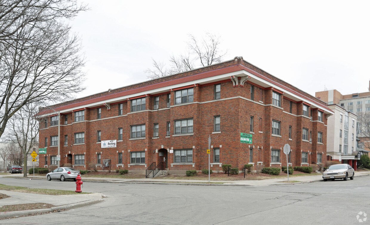 Primary Photo - 2725-2733 W Kilbourn Ave